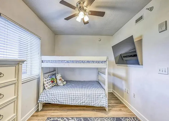 Sanibel, Sleeps 12, Gulf Views Apartment *